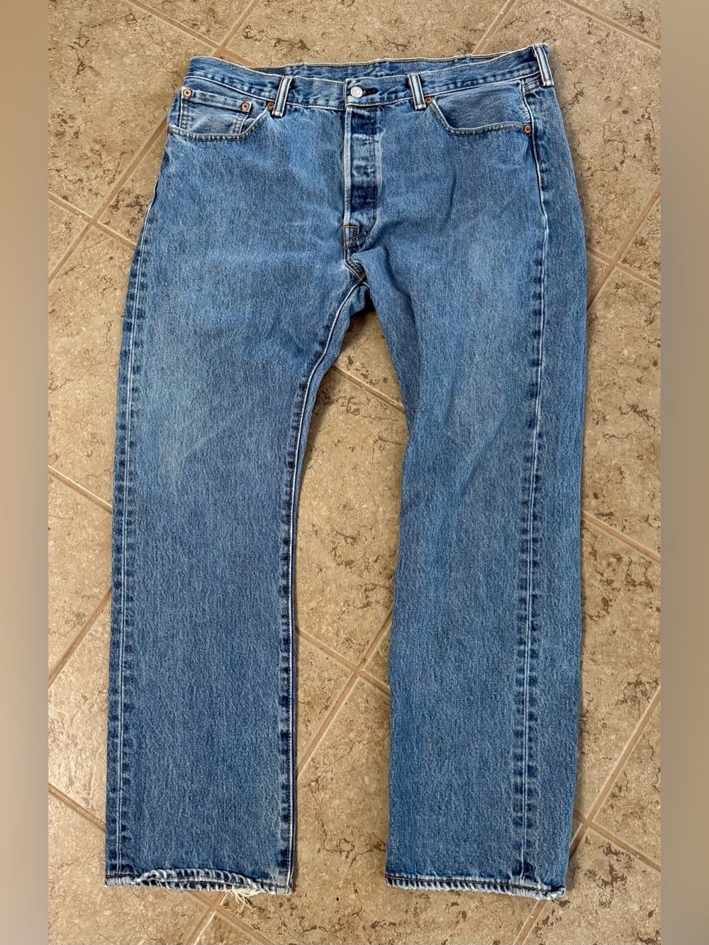 Levi's 501 Original Straight Leg Button Fly Jeans Medium Wash Men's Size 38x32